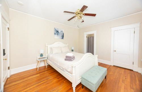 Efficiency in Grand Old Home, Downtown Durham - Photo 16