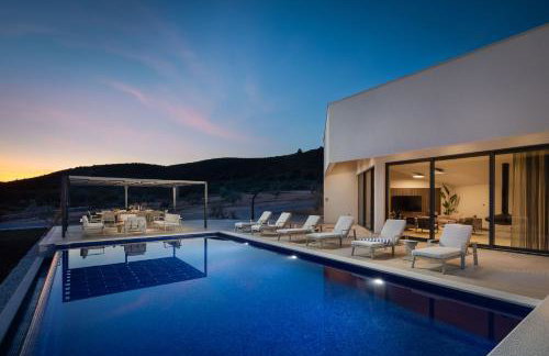 Luxury Villa Dolac near Split, airport, complete privacy, infinity heated pool - Photo 79