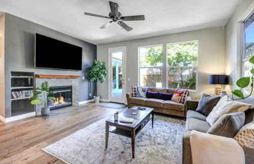 Wine Country Retreat with Hot Tub & Mini Golf - Foto 9