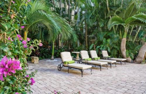 Hemingway Suites at Palm Beach Hotel Island - Photo 5