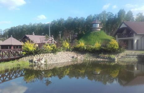 Dom nad stawem przy lesie - Foto 49