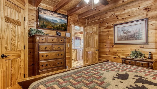 Majestic Mountain View - Great Location! - Convenient To Everything! 2 Bedroom Cabin by RedAwning - Foto 2, Habitación