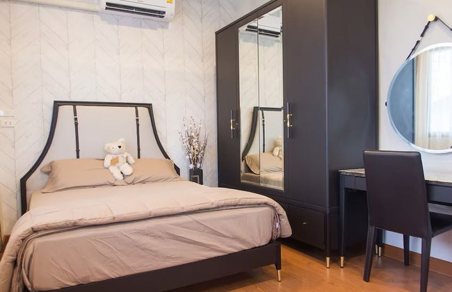 The Loft Living Space - Photo 35