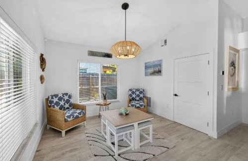 Blue Lagoon Hideaway 3BR Coastal Chic Retreat - Foto 17