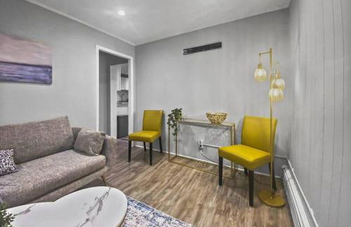 Bright 2BR Apartment in Stamford - Photo 4