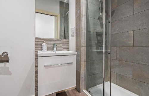 Leeds Elegant Central Flat - Sleeps 8 - View City Centre - Foto 26