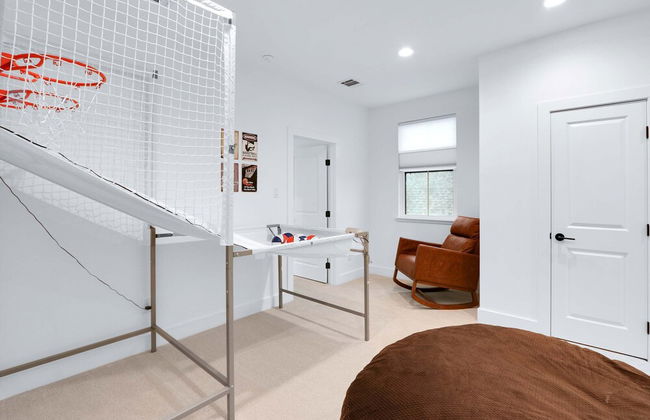 Chic Modern Farm Haus - Minutes to Everything - Foto 7