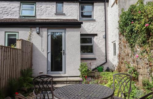 The Cottage on The Square - Photo 29