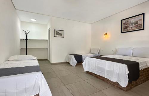 Sítio com Churrasqueira, Piscina, Lago e Natureza - Foto 8