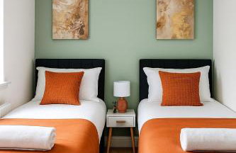 Bright 4BR Pets OK Driveway Sleeps 9 - Foto 8