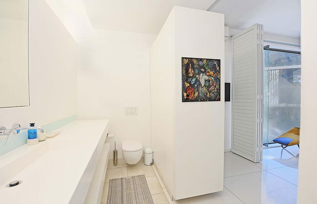 Villa Bleu Blanc in Camps Bay With Pool and Views - Foto 25