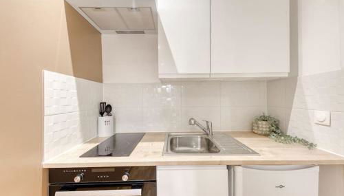 Love Life Room-Jacuzzi-Netflix-Accès-24/7-Privé - Photo 2