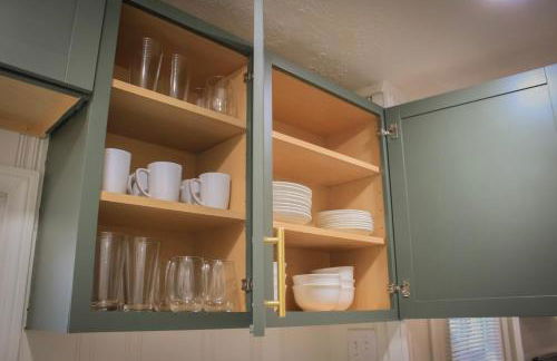 New 1-bedroom Bungalow! 4 miles to CLE - Foto 3