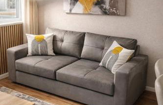 Spacious 4BR Reading House - Sleeps 8 - Free Parking - Photo 3