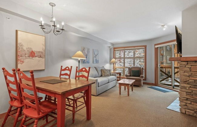 TOP FLOOR in Panorama Resort | TRUE Ski In/Out | Indoor Access to Pool & HotTubs - Foto 5