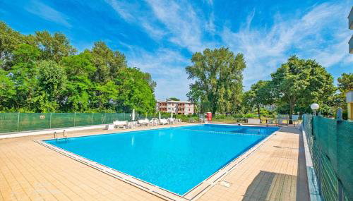 La Dolce Vita - Apartment with shared pool and large terrace - Foto 2, sunbed, Garden view