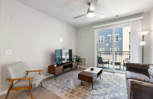 Washer & Dryer with Free Underground Parking with a Pool - Foto 33