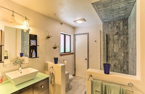 Vibrant Weaverville Escape with Deck and Creek! - Foto 15