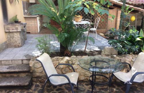 Villino with Garden - Photo 27