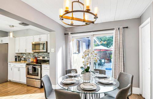 Heated Pool Spa BBQ Pool Table WiFi Near Beach-Downtown Fun - Foto 12