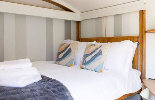 Gorgeous Shepherds Hut - Walk to Beach & Pub - Foto 7