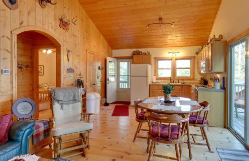 Waterfront Mercer Cabin with Wraparound Porch! - Foto 5