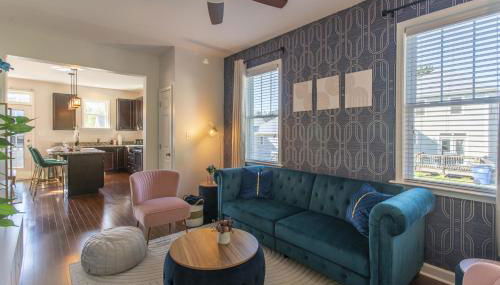 Fam-Biz Friendly 3BD with Fire pit & BBQ - Downtown - Foto 2