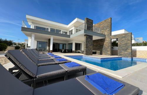 Luxury Modern Style Villa with Private Pool - Foto 1