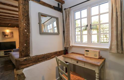 April Cottage - Photo 9