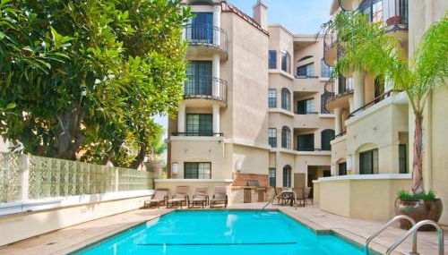 Designer Penthouse 2 Bedroom with Balcony Beverly Hills Adjacent - Foto 5