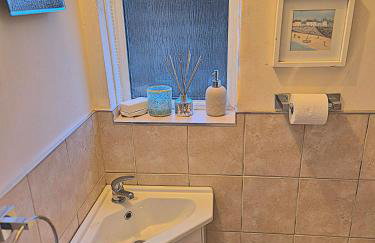 Spacious house with parking in excellent location - Foto 17