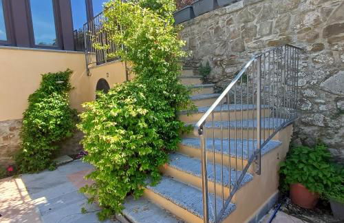 TUSCANFLAT Castle - Photo 13