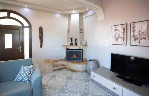 Sunrise Suite Olympiada - Luxury Beachfront Escape - Photo 15