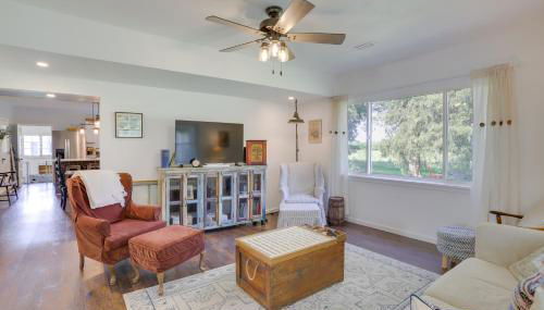 South Haven Farmhouse with Fire Pit, 4 Mi to Beach! - Foto 4