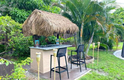 Cozy Coral Cottage with Tiki Hut, Mini Golf, Arcade and Grill - Foto 2