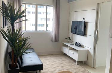 1103- Apartamento Encantador, amplo e decorado, mobiliario moderno, cozinha completa com utensílios , Excelente vista da cidade e localização privelegiada no bairro Bigorrilho - Photo 16