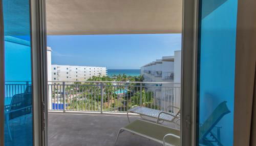 Waterscape C605 - Top Floor Beach Views - Free Beach Service - Interior Facing! - Foto 4