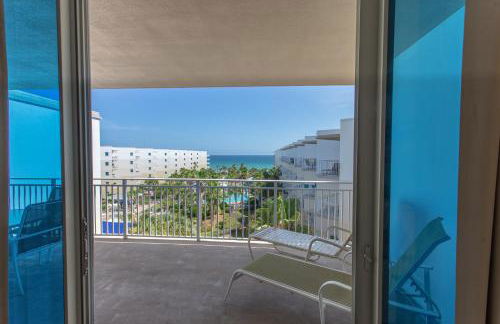 Waterscape C605 - Top Floor Beach Views - Free Beach Service - Interior Facing! - Foto 4