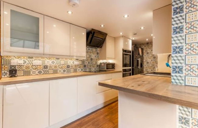 Host Stay Honeysuckle Cottage - Photo 10