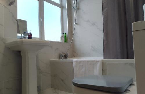 Surbiton Home with free parkings, Surbiton, Kingston upon Thames, Surrey, Greater London UK - Foto 40