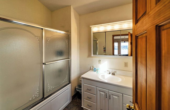 Redbud Retreat Amenity-filled Waterfront Home! - Photo 28