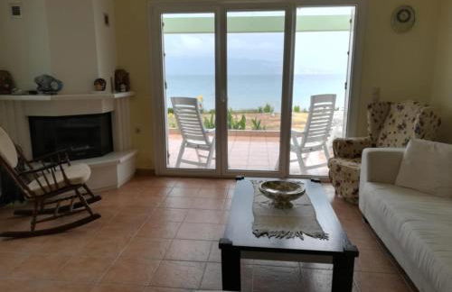 Luxury Beachfront Villa Poseidon Artemisiou Παραθαλάσσια Βίλα στην βόρεια Εύβοια για φιλοξενία 9 ατόμων - Foto 48