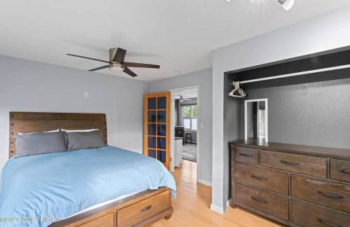 Cozy Anchorage Retreat 7 mins From Airport - Foto 9