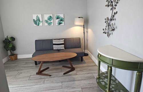 Rustic Retreats Beachy 1BR for 4 guests in the heart of Fort Lauderdale - Foto 8