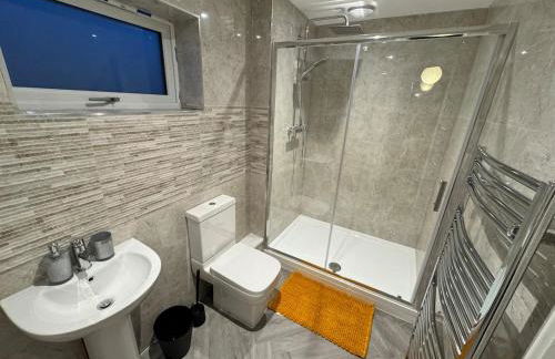 town centre 3, 1st floor, king bed entire flat - Foto 3