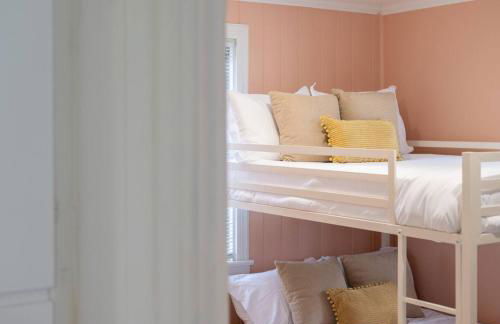 Cocoa Hideaway with Air Hockey, Darts and Beach Gear - Foto 38