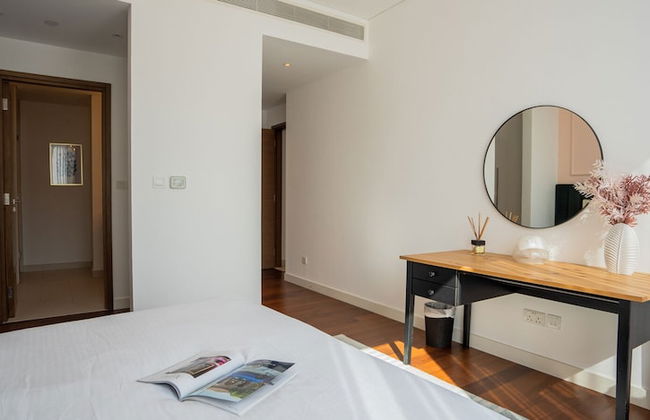 Aya - Awe-inspiring 2BR in City Walk with Balcony - Photo 10