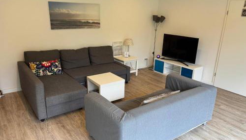 Modernes großes Haus 125qm bei Hamburg - Familien, Gruppen & Business, WiFi 100Mbit Glasfaser, Kamin, Garten 760 qm, zwei Bäder - Foto 2