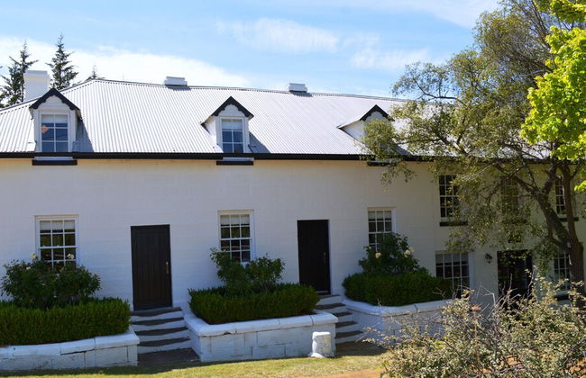 Lythgo's Row Colonial Cottages - Photo 30