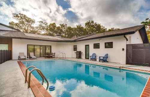 Retro St Pete Home with Private Heated Pool - Foto 3